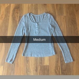 Ribbed Long-Sleeve Henley Top - Light Gray